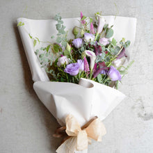 画像をギャラリービューアに読み込む, 紫色が基調のブーケ L