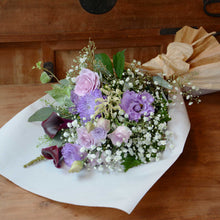画像をギャラリービューアに読み込む, 紫色が基調のブーケ M