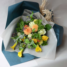 画像をギャラリービューアに読み込む, 黄色が基調のブーケ L
